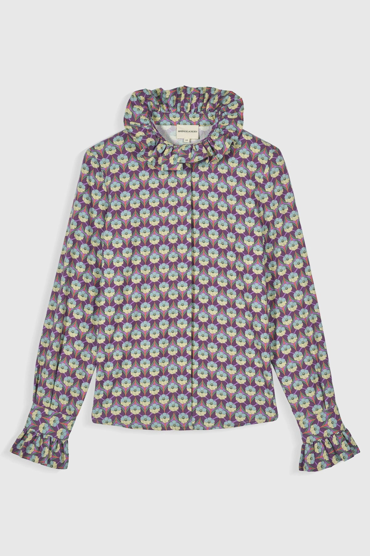 Bisou Shirt: French Kiss Chic. Flirty, Fun, and Effortlessly Stylish. Get Yours Now.